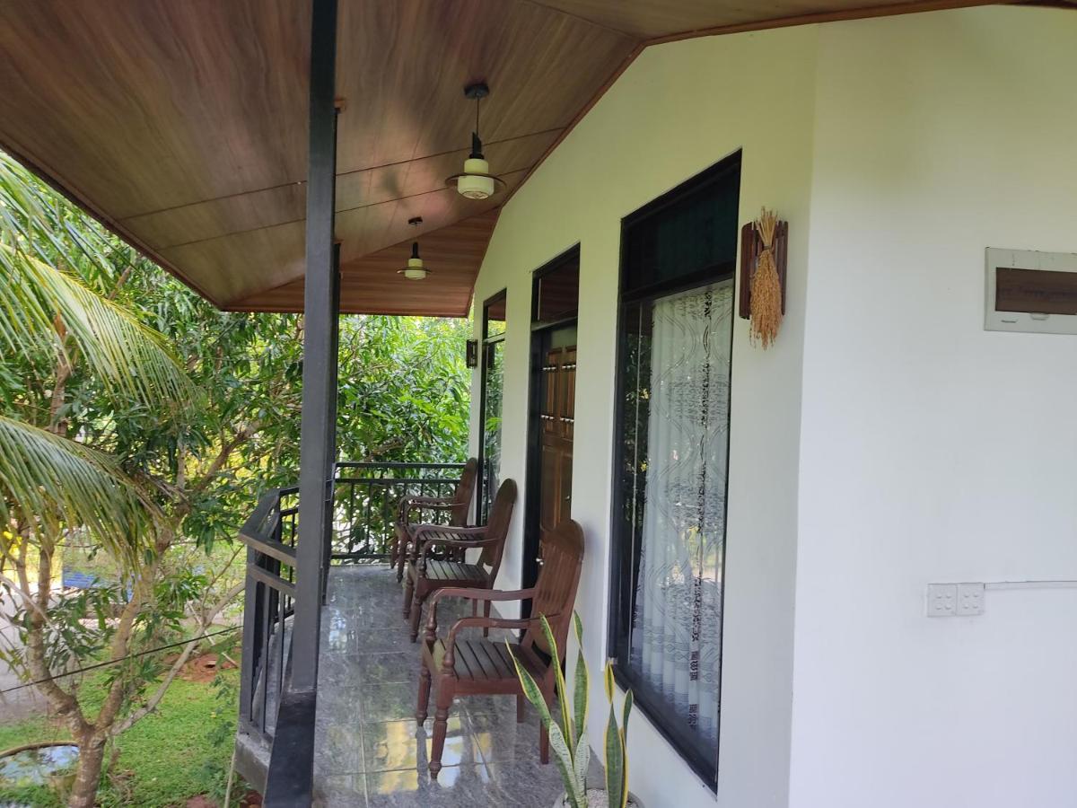 Village Mango Resort Yala Tissamaharama Bagian luar foto