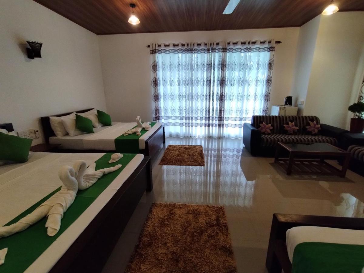 Village Mango Resort Yala Tissamaharama Bagian luar foto