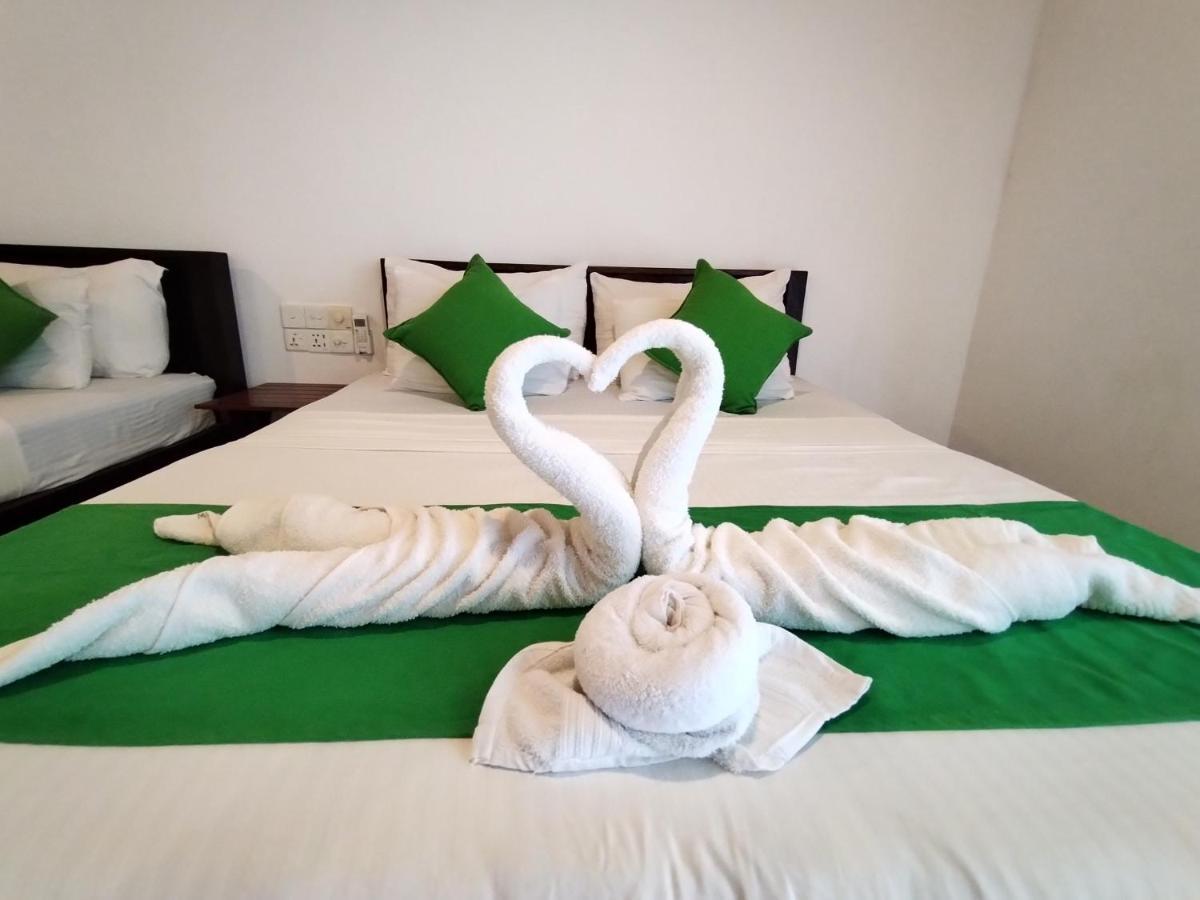 Village Mango Resort Yala Tissamaharama Bagian luar foto