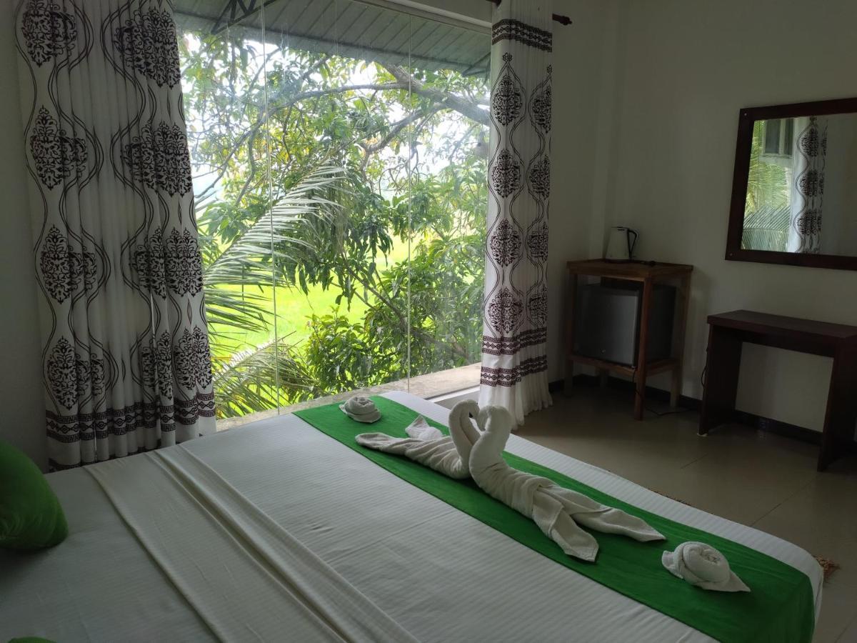 Village Mango Resort Yala Tissamaharama Bagian luar foto