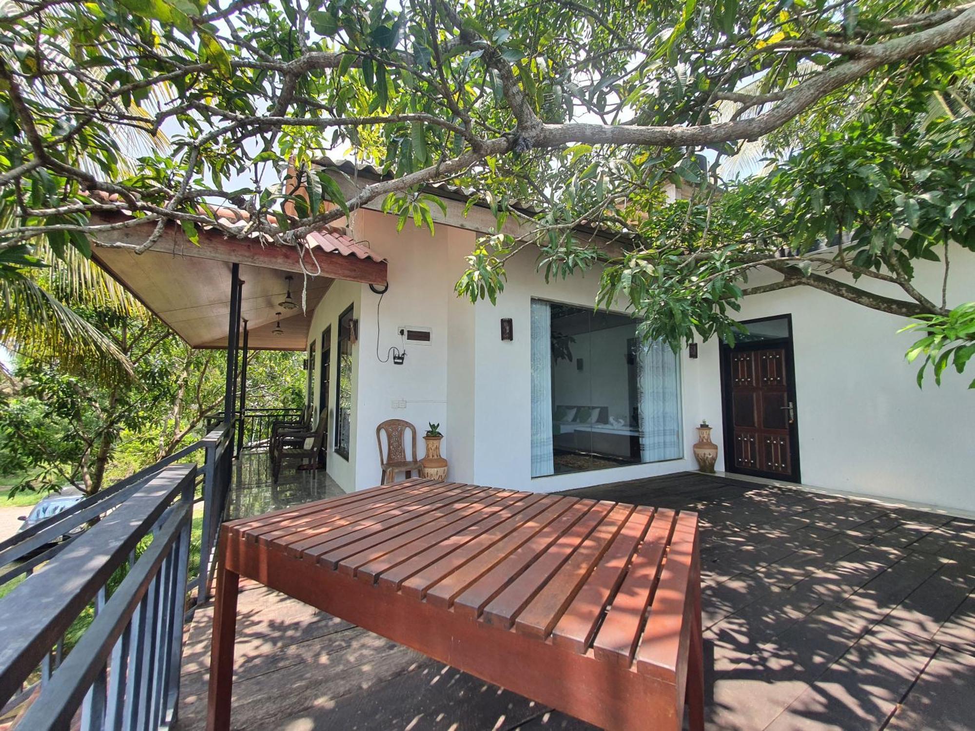 Village Mango Resort Yala Tissamaharama Bagian luar foto